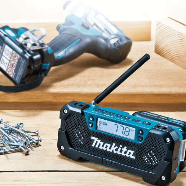 Makita MR052 12V AM/FM Cordless Radio (CXT-Series) | Makita by KHM Megatools Corp. Makita MR052 12V AM/FM Cordless Radio (CXT-Series) | Makita by KHM Megatools Corp.